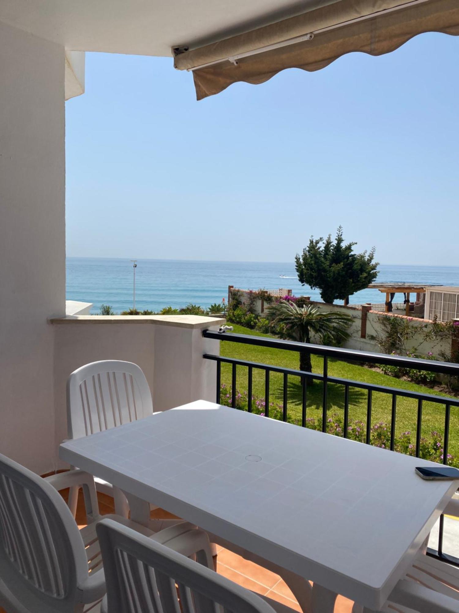 Apartamento A Pie De Playa. Nerja Exteriér fotografie